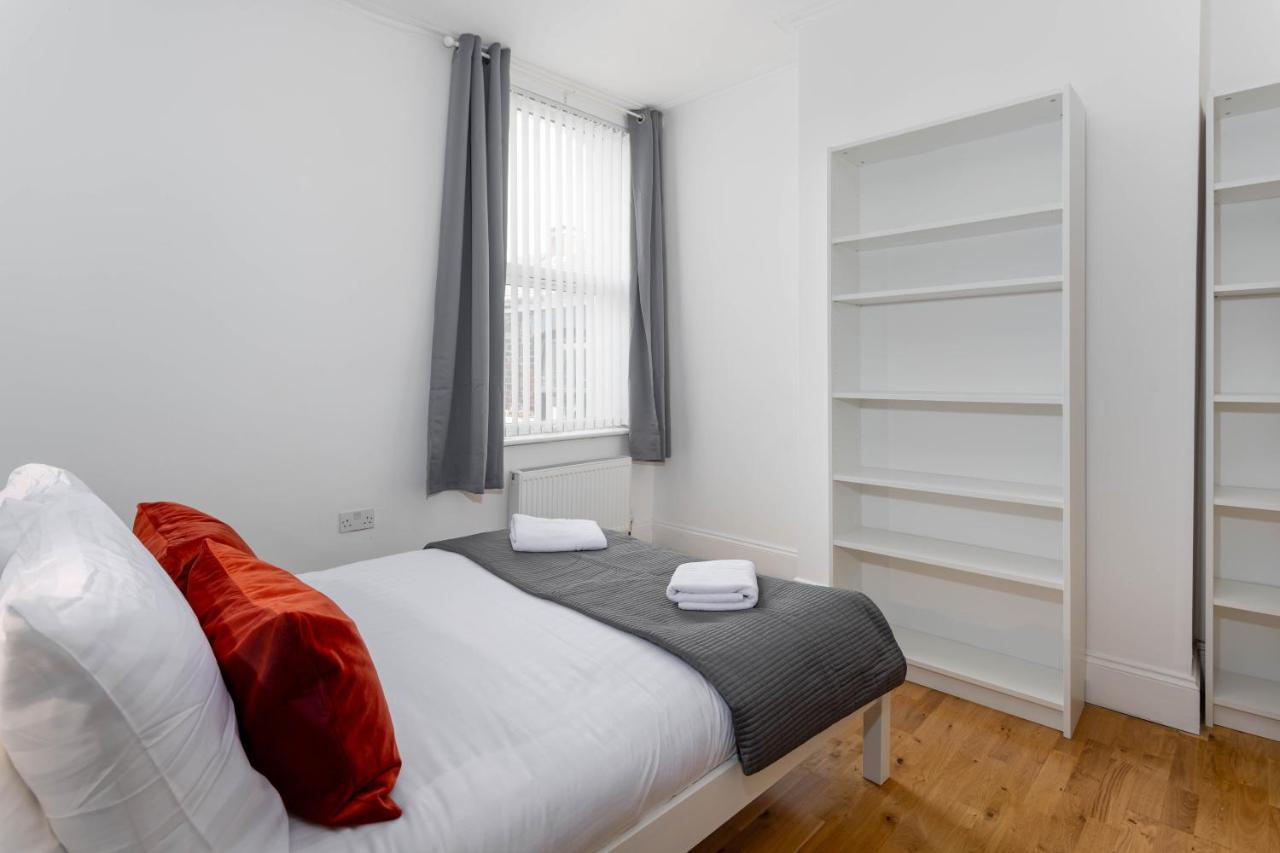 Air Host & Stay - Rockfield House - Sleeps 8 Liverpool Buitenkant foto