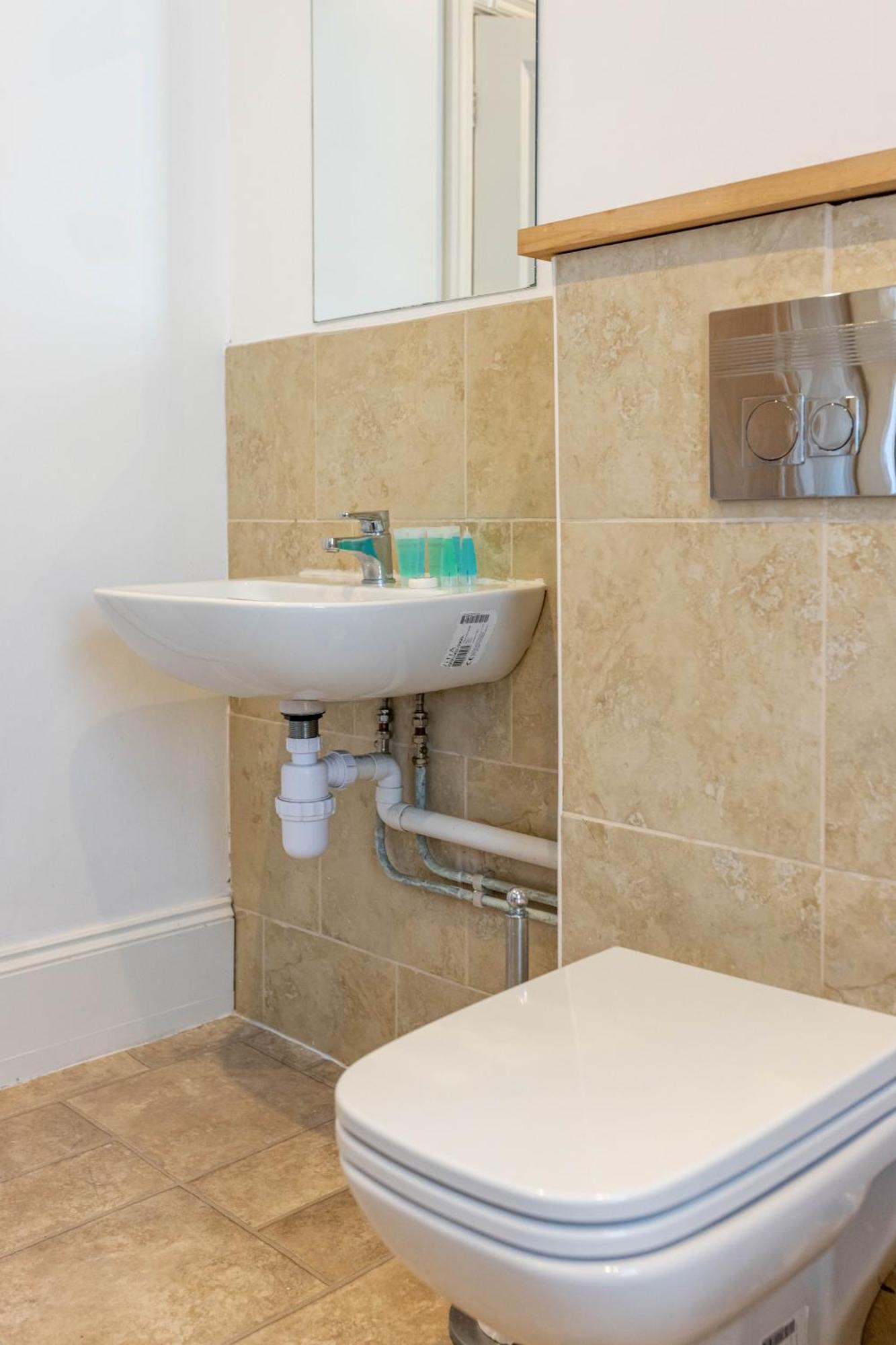 Air Host & Stay - Rockfield House - Sleeps 8 Liverpool Buitenkant foto